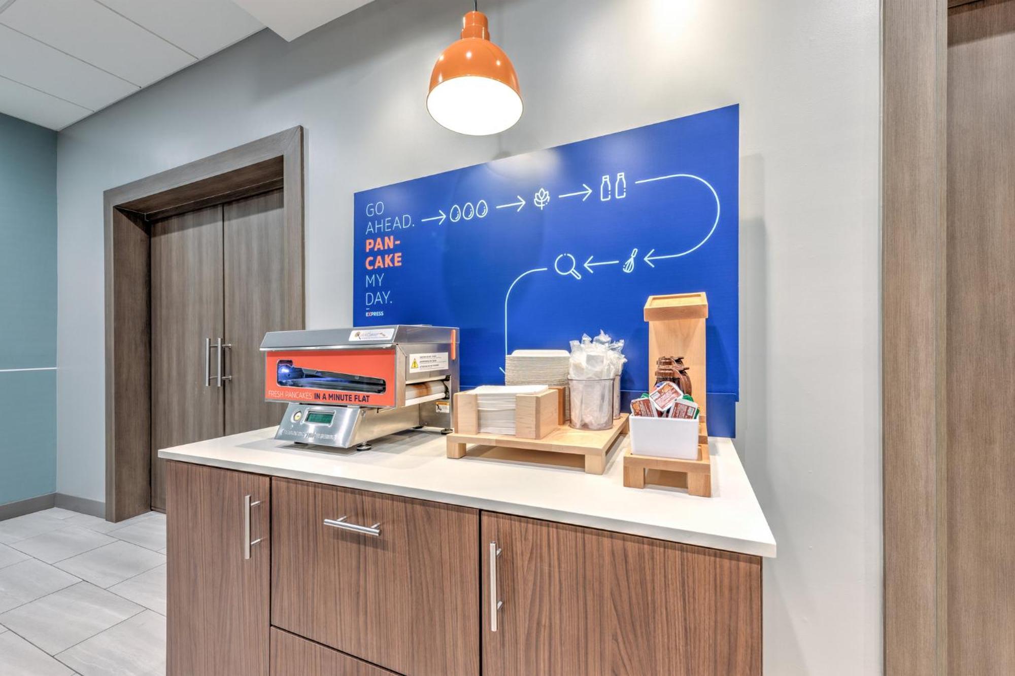 Holiday Inn Express & Suites Austin Airport East By Ihg Εξωτερικό φωτογραφία