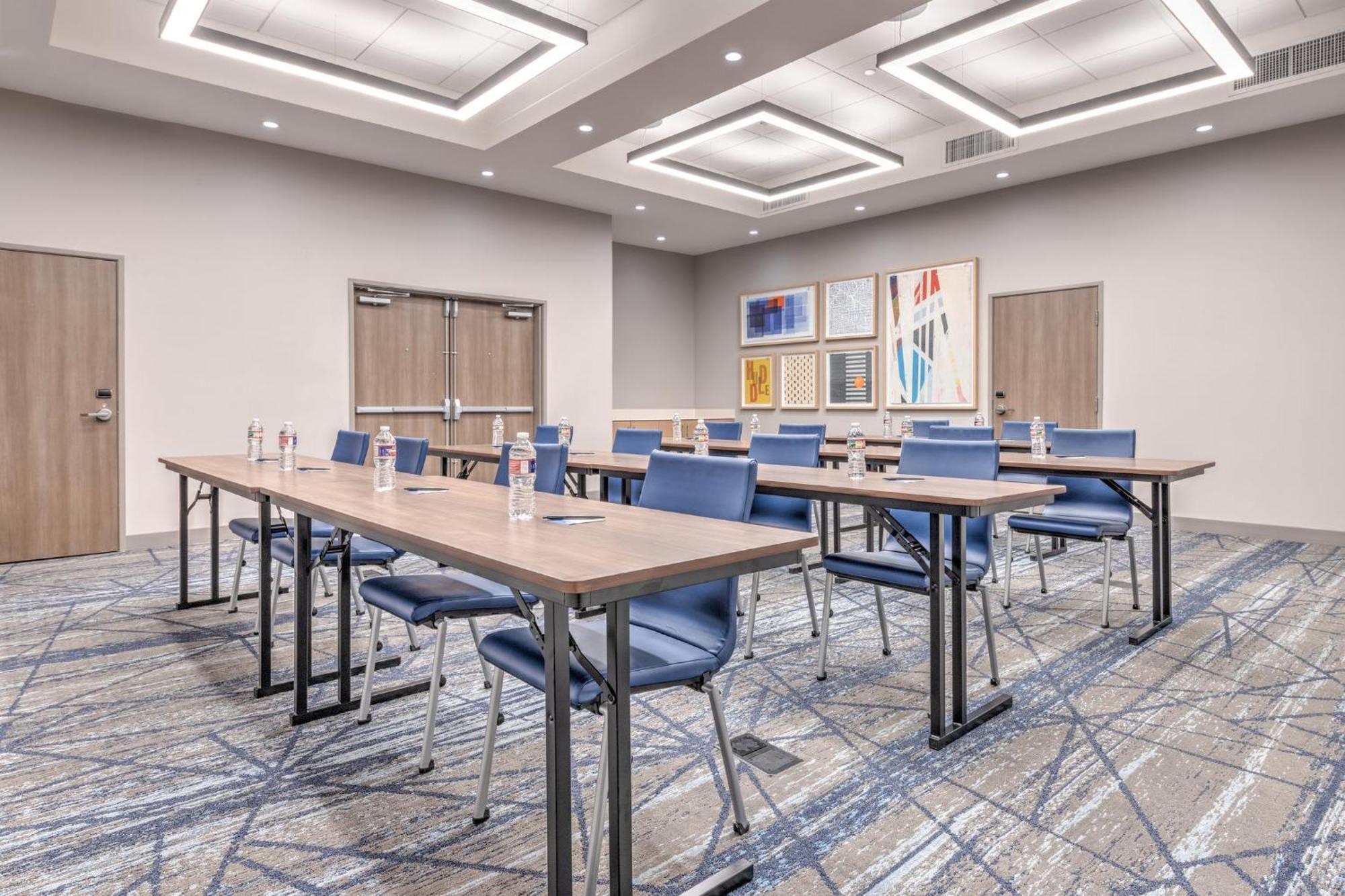 Holiday Inn Express & Suites Austin Airport East By Ihg Εξωτερικό φωτογραφία