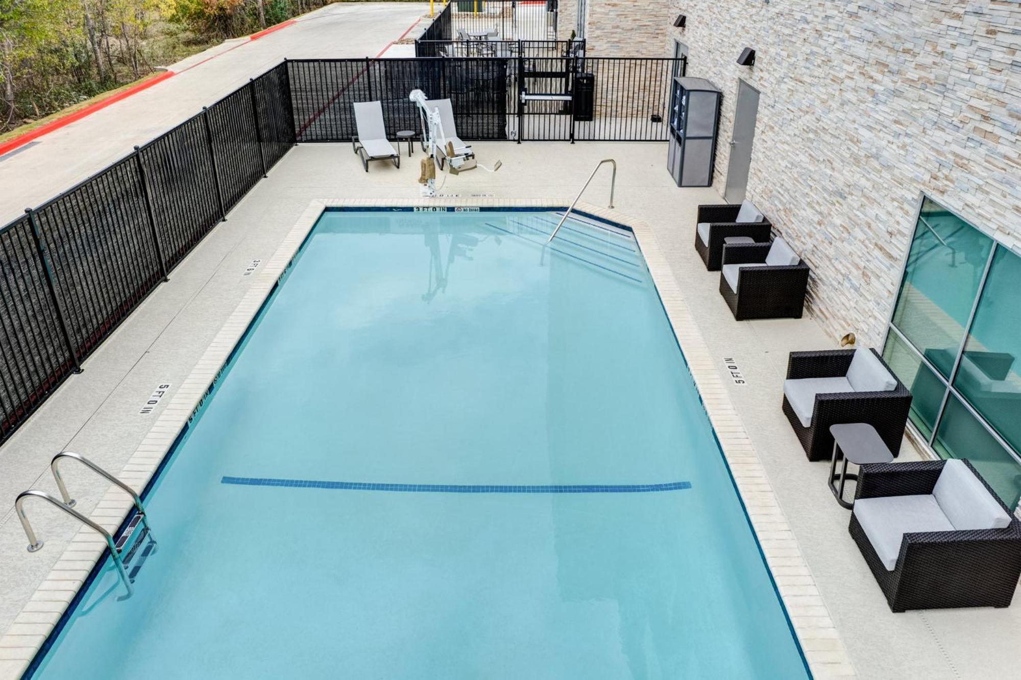 Holiday Inn Express & Suites Austin Airport East By Ihg Εξωτερικό φωτογραφία