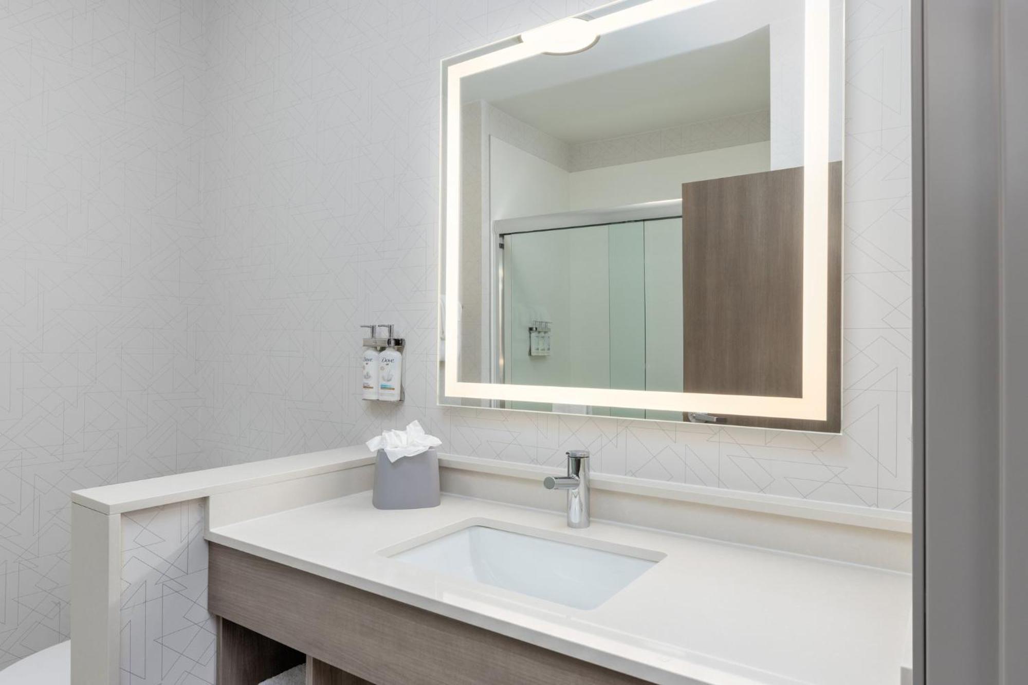 Holiday Inn Express & Suites Austin Airport East By Ihg Εξωτερικό φωτογραφία
